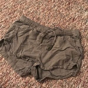 Army green aerie flowy shorts